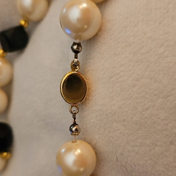 Vintage Elegant Ivory Black and Gold Acrylic and Glass Beaded Necklace - Picture 8 of 9